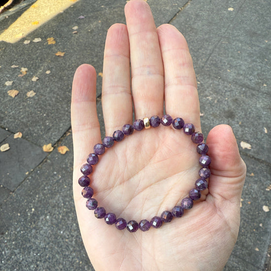 Stone Cache Mini Gemstone Bracelet "Madagascar Ruby"