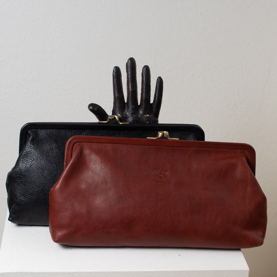 Il Bisonte Classic Clutch