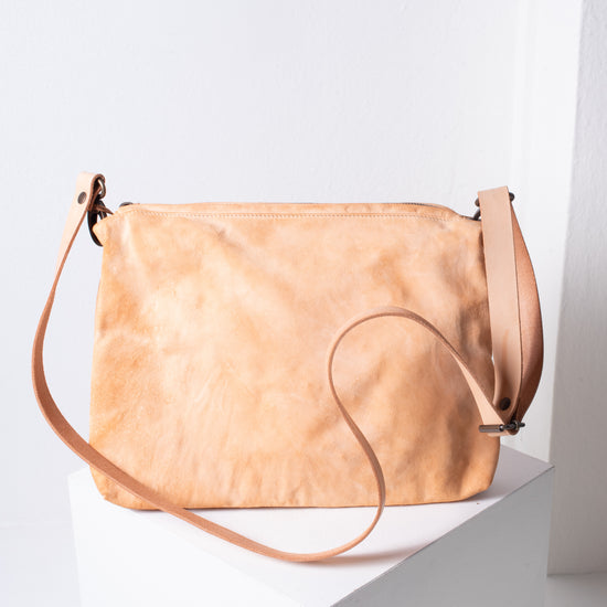 Shoto "Lea" Medium Cross Body Bag (natural)